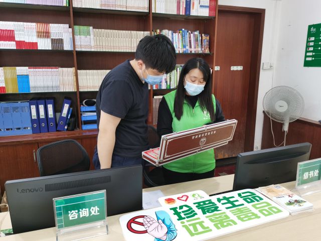 20220427 南頭鎮(zhèn)圖書館禁毒宣傳 (2).jpg