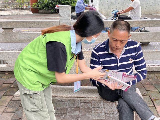 三鄉(xiāng)鎮(zhèn)開展“禁毒宣傳進(jìn)公園，人人參與共防毒”活動(dòng)圖片1.JPG