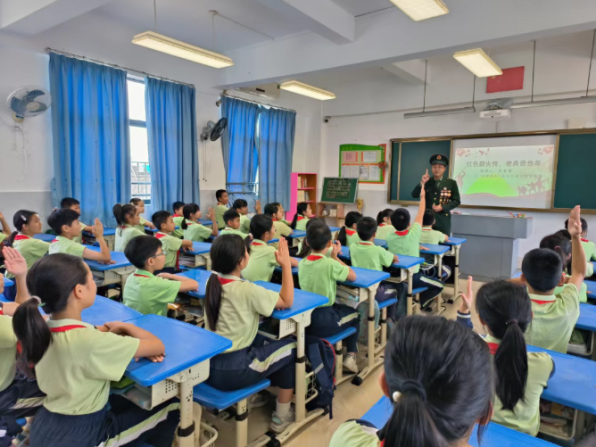 中山優(yōu)秀退役軍人為學子點亮愛國強軍夢